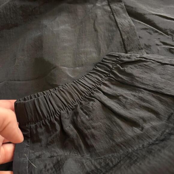 Black Gap Elastic Waist/Ankle Wind Breaker Pants Activewear NWT - Picture 4 of 4